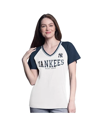 G-iii 4Her by Carl Banks Women's White/Navy New York Yankees Ball Park Raglan V-Neck T-Shirt