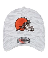 New Era Men's White Cleveland Browns Gameday Graded 39THIRTY Flex Hat