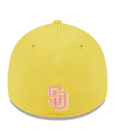New Era Men's Yellow San Diego Padres City Connect Batting Practice 39THIRTY Flex Hat