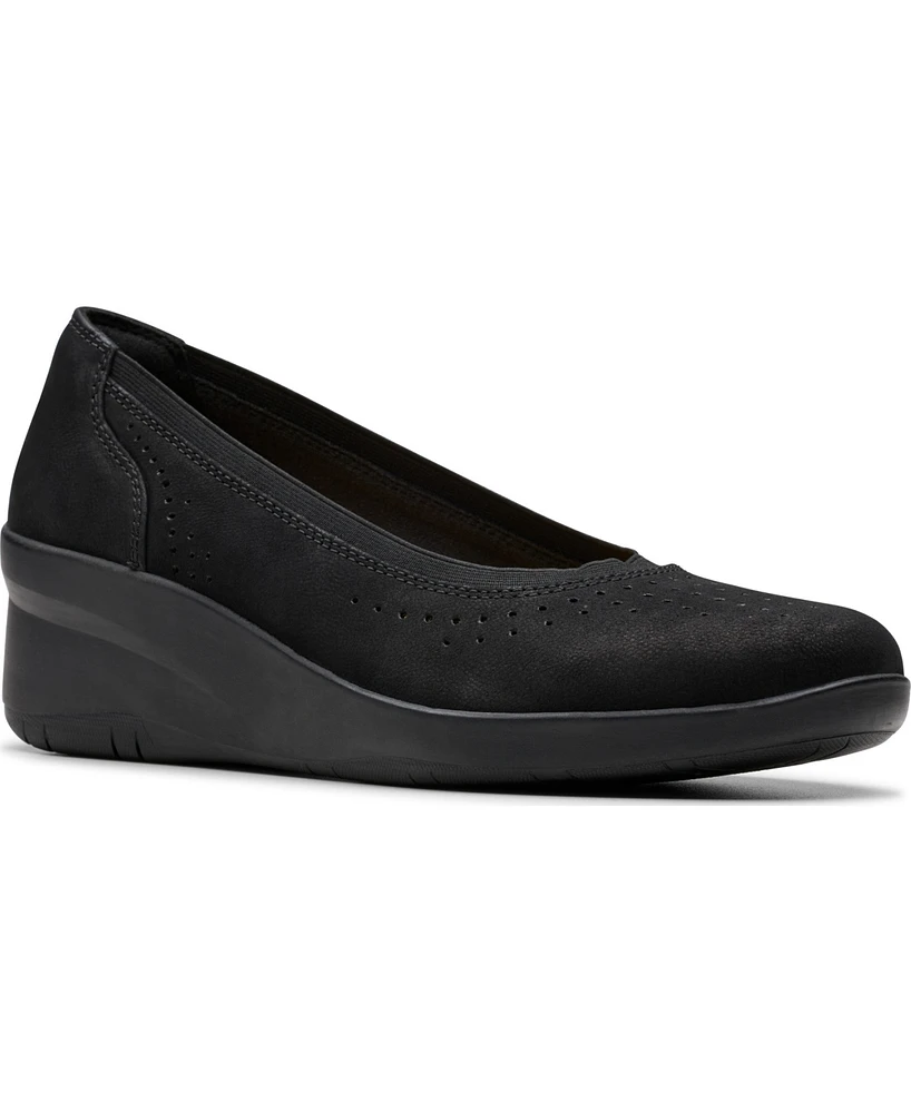 Clarks Collection Women's Suttyn Kaylie Slip-On Shoes