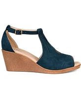 Journee Collection Women's Kedzie Wedge Sandals