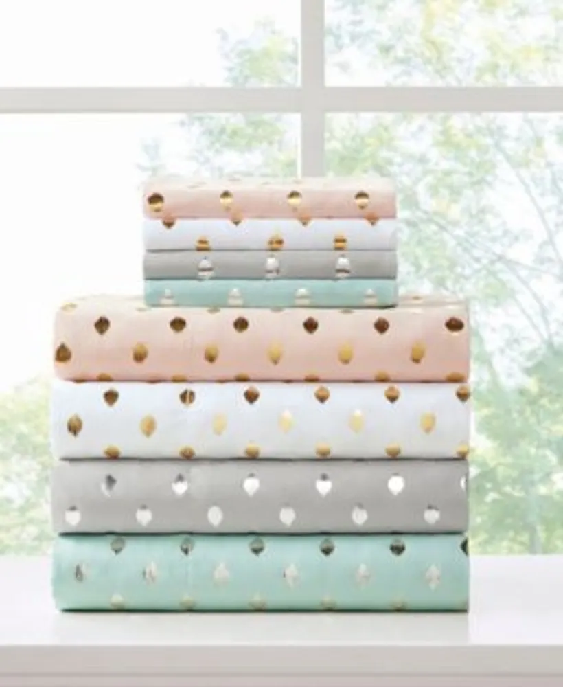 Intelligent Design Metallic Dot Sheet Sets