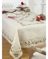 Saro Lifestyle Christmas Table Runner with Embroidered Pinecone and Holly Design