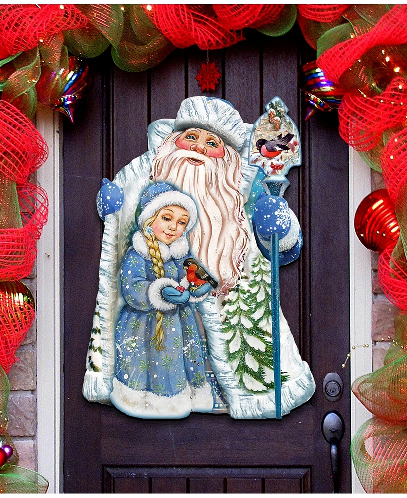 Designocracy Santa with The Girl Wall Decor Christmas Door Hanger