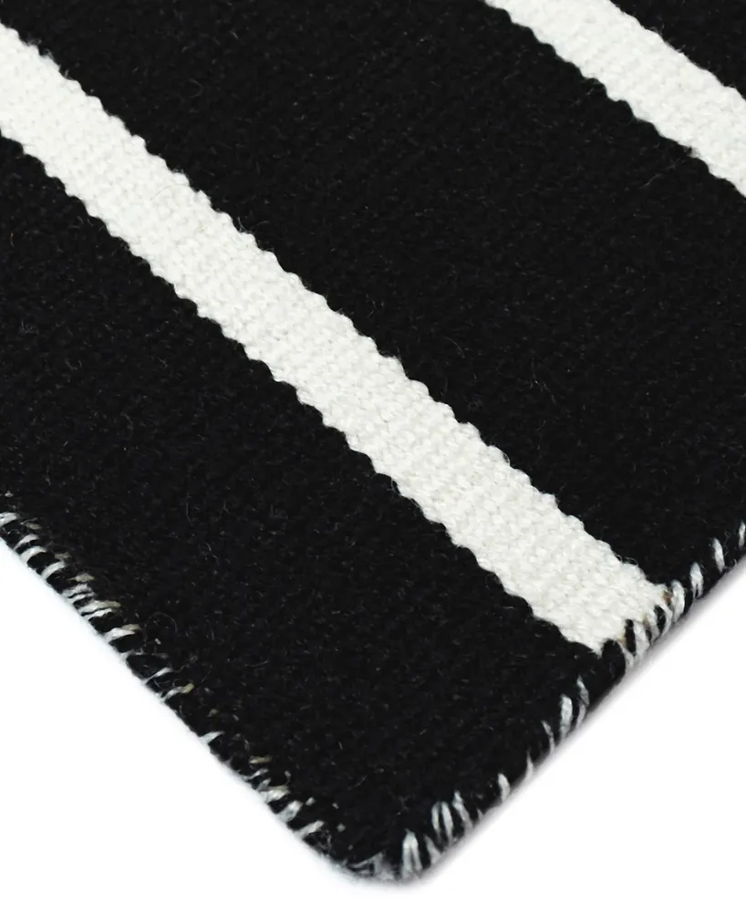 Liora Manne' Sorrento Pinstripe 2' x 3' Outdoor Area Rug