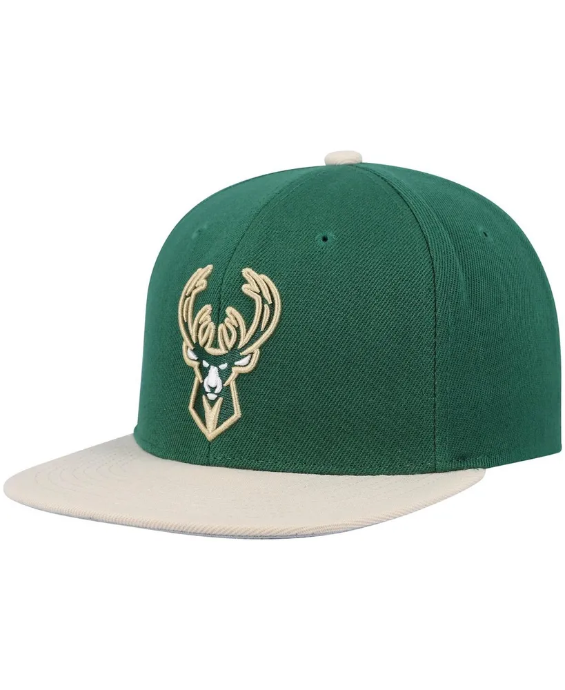 Men's Mitchell & Ness Green Milwaukee Bucks Core Side Snapback Hat
