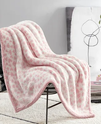 Betsey Johnson Ombre in the Hearts Throw, 60" x 50"