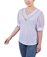 Petite Size Short Puff Sleeve V-neck Top