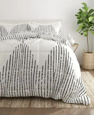 Home Collection Premium Ultra Soft Diamond Stripe Comforter Sets