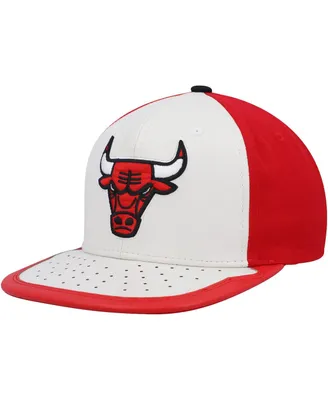 Men's Mitchell & Ness White, Red Chicago Bulls Day One Snapback Hat