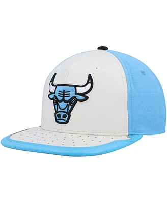 Men's Mitchell & Ness White, Light Blue Chicago Bulls Day One Snapback Hat