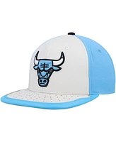 Men's Mitchell & Ness White, Light Blue Chicago Bulls Day One Snapback Hat