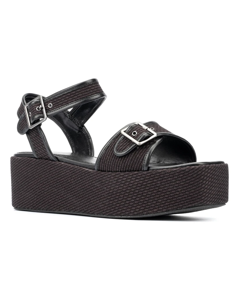 Fashion To Figure Women's Winnie Wide Width Platform Sandals