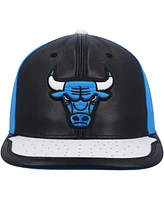Men's Mitchell & Ness Black, White Chicago Bulls Day One Snapback Hat