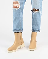 Journee Collection Women's Tatiana Pull On Stretch Gore Lug Sole Booties