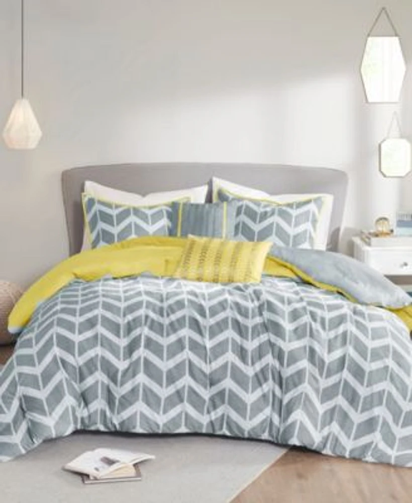 Closeout Intelligent Design Nadia Reversible Comforter Sets