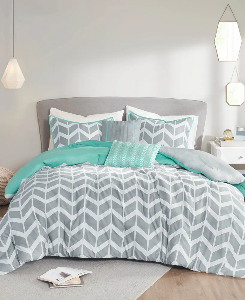 Intelligent Design Nadia Reversible 4-Pc. Comforter Set, Twin/Twin Xl