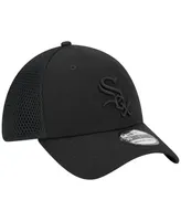 Men's New Era Chicago White Sox Black-on-Black Neo 39THIRTY Flex Hat