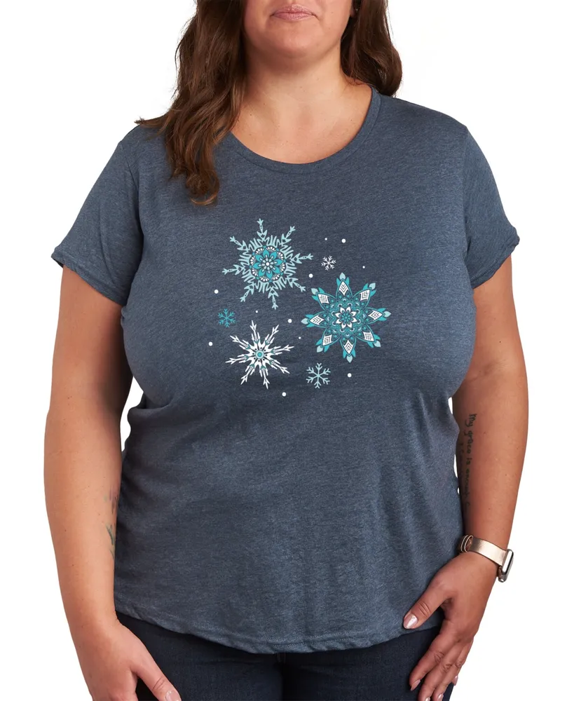 Trendy Plus Winter Snowflakes Graphic T-shirt