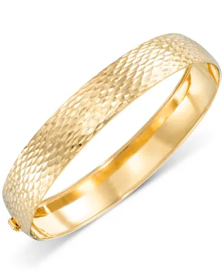 Textured Wide Round Flexible Bangle Bracelet in 10k Gold