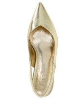 BCBGeneration Women's Kayla Kitten Heel Pump
