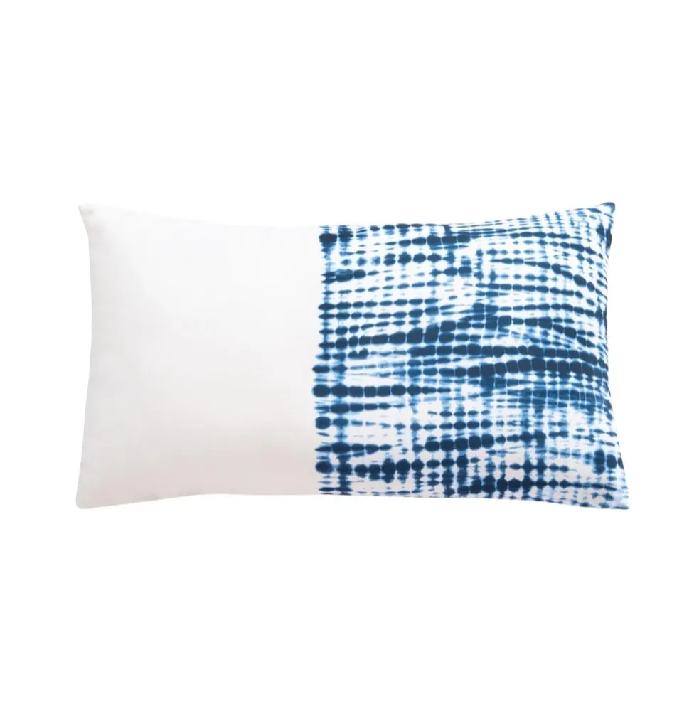 Safavieh Arielle Indoor/Outdoor 12" x 20" Pillow