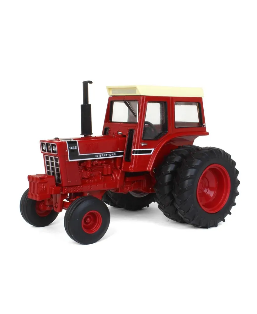 Ertl 1/32 International Harvester Wide Front Black Stripe with Duals