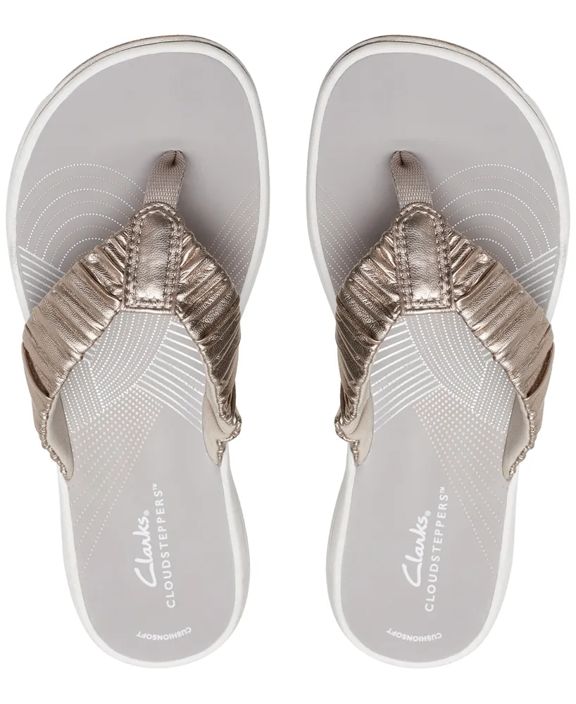 Clarks Women's Breeze Rae Slip-On Thong Sandals