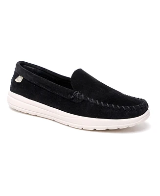 Minnetonka Women's Discover Classic Slip-on Moccasin Shoes
