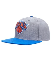 Pro Standard Men's Gray/Blue New York Knicks Classic Logo Two-Tone Snapback Hat