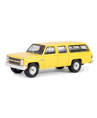 Greenlight Collectibles 1/64 1987 Chevrolet Suburban K20 Custom Deluxe Yellow Blue Collar