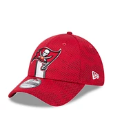 New Era Men's Red Tampa Bay Buccaneers 2024 Sideline 39THIRTY Flex Hat