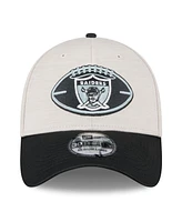 New Era Men's Stone/Black Las Vegas Raiders 2024 Sideline Historic 39THIRTY Flex Hat