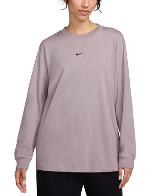 Nike Women's Loose Long-Sleeve T-Shirt