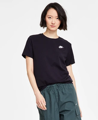 Nike Women's Sportswear Club Essentials T-Shirt