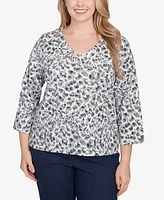 Hearts of Palm Plus Printed Essentials V-Neck Top