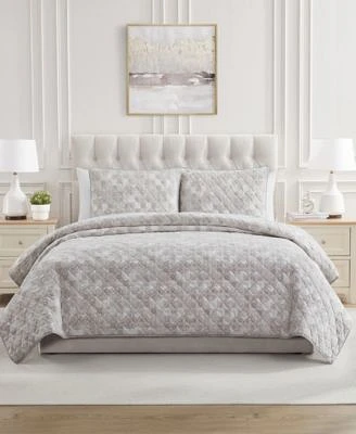 Seventh Studio Tana Medallion Quilt Set