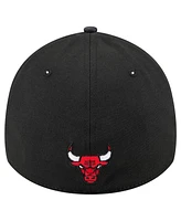 New Era Men's Black Chicago Bulls Sport Night Visor Hit 39THIRTY Flex Hat