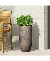 Natural Accents for Your Outdoor Oasis