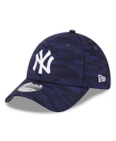 New Era Men's Navy/ York Yankees 2025 Mlb Clubhouse 39THIRTY Flex Hat