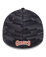 New Era Men's San Francisco Giants 2025 Mlb Clubhouse 39THIRTY Flex Hat