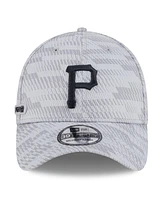 New Era Men's Gray Pittsburgh Pirates 2025 Mlb Clubhouse 39THIRTY Flex Hat