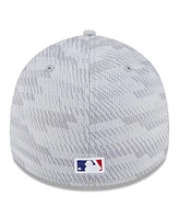 New Era Men's Gray Texas Rangers 2025 Mlb Clubhouse 39THIRTY Flex Hat