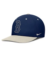Nike Men's Navy/Cream Boston Red Sox Pro Performance Snapback Hat