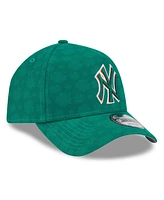 New Era Men's Kelly Green New York Yankees St. Patrick's Day A-Frame 9FORTY Adjustable Hat