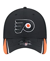 New Era Men's Black Philadelphia Flyers Linear Featherweight 39THIRTY Flex Hat