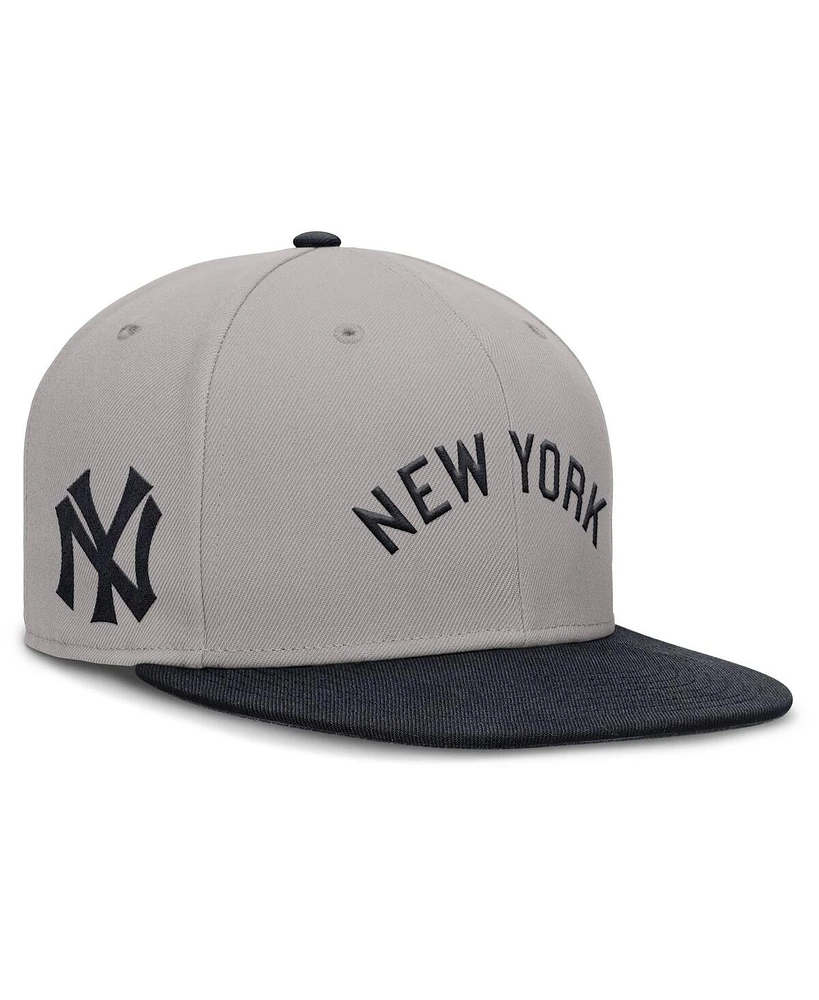 Nike Men's New York Yankees True Performance Fitted Hat