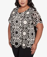 Alfred Dunner Plus Natural Instinct Crochet Flower Crew Neck T-Shirt