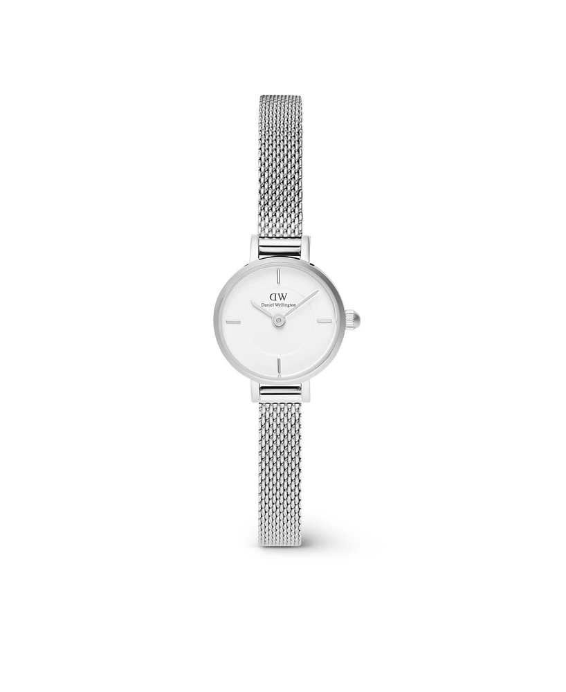 Daniel Wellington Unisex Analog Silver-Tone Stainless Steel Watch, 19mm