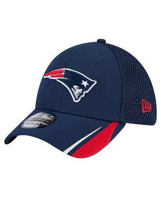 New Era Men's Navy England Patriots Game Day Linear 39THIRTY Flex Hat